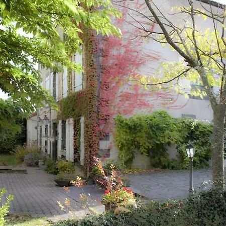Hotel Le Petit Bonneval Perignat-les-Sarlieve
