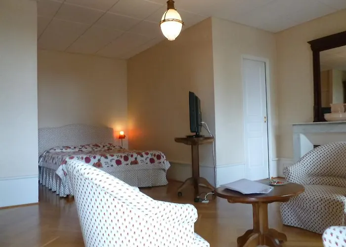 Hotel Le Petit Bonneval Perignat-les-Sarlieve